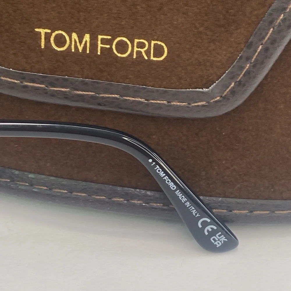 TOM FORD Xavier FT1060/S 30F aviator sunglass gold frame brown gradient lenses.